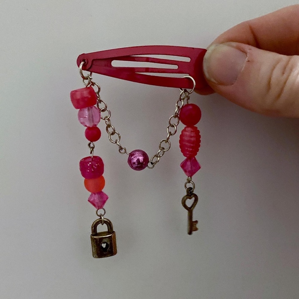 Beaded pink hair clip